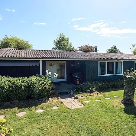 Holiday home 6 Person In Faxe Ladeplads Fakse Ladeplads